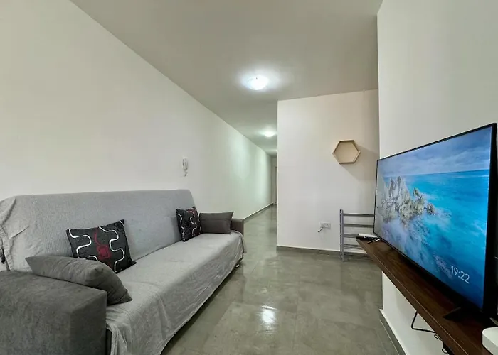 Mive-Delux Three Bedroom Apartment In Marsaskala