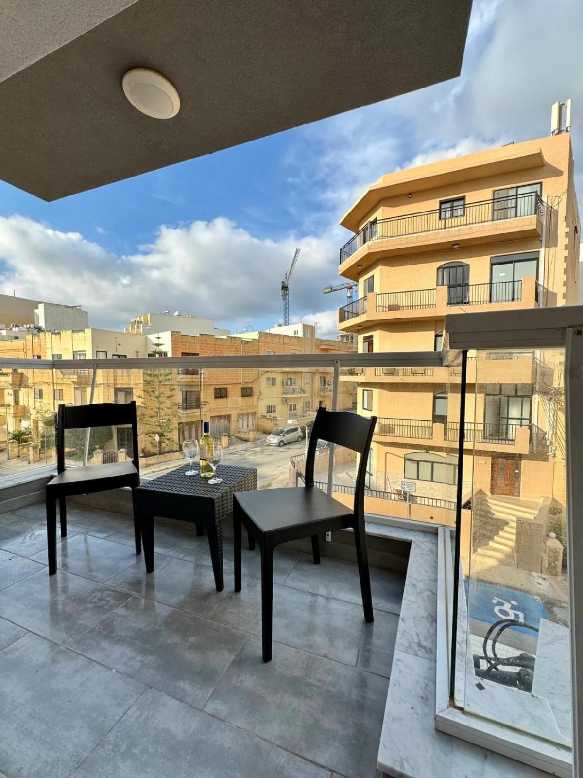 Mive-delux Three Bedroom In Apartment *
